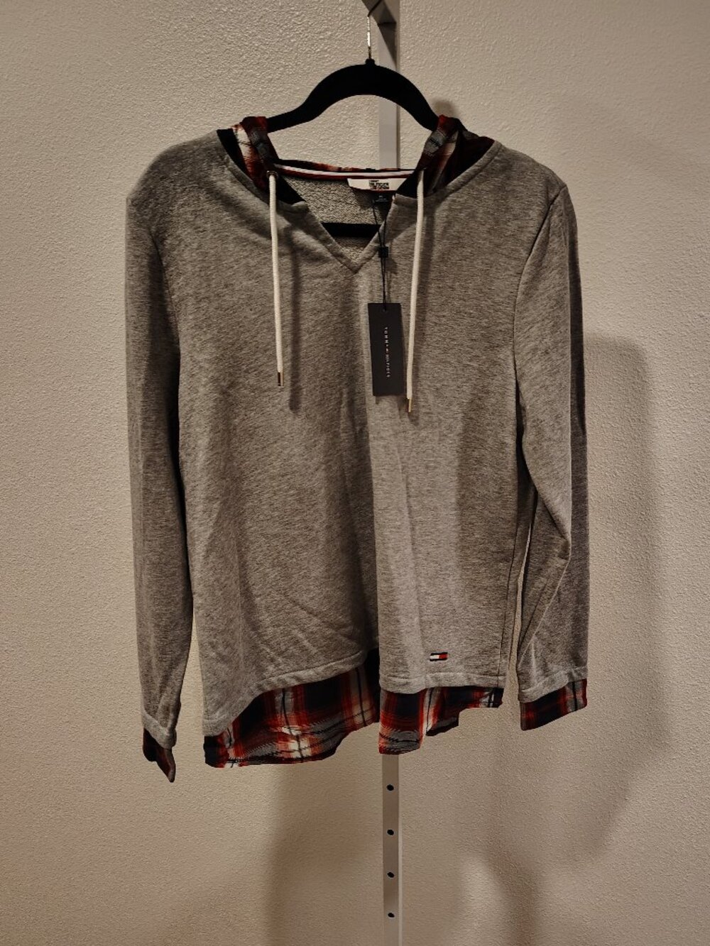 Tommy Hilfiger Women's Long Sleeve Hooded Top Size Medium NWT Plaid Double Layer